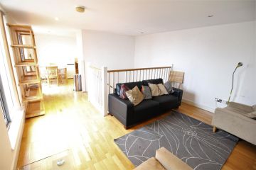 Ropewalk Court